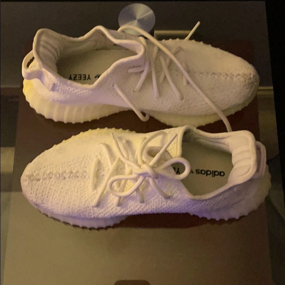 Yeezy Boost 350 V2 Triple White